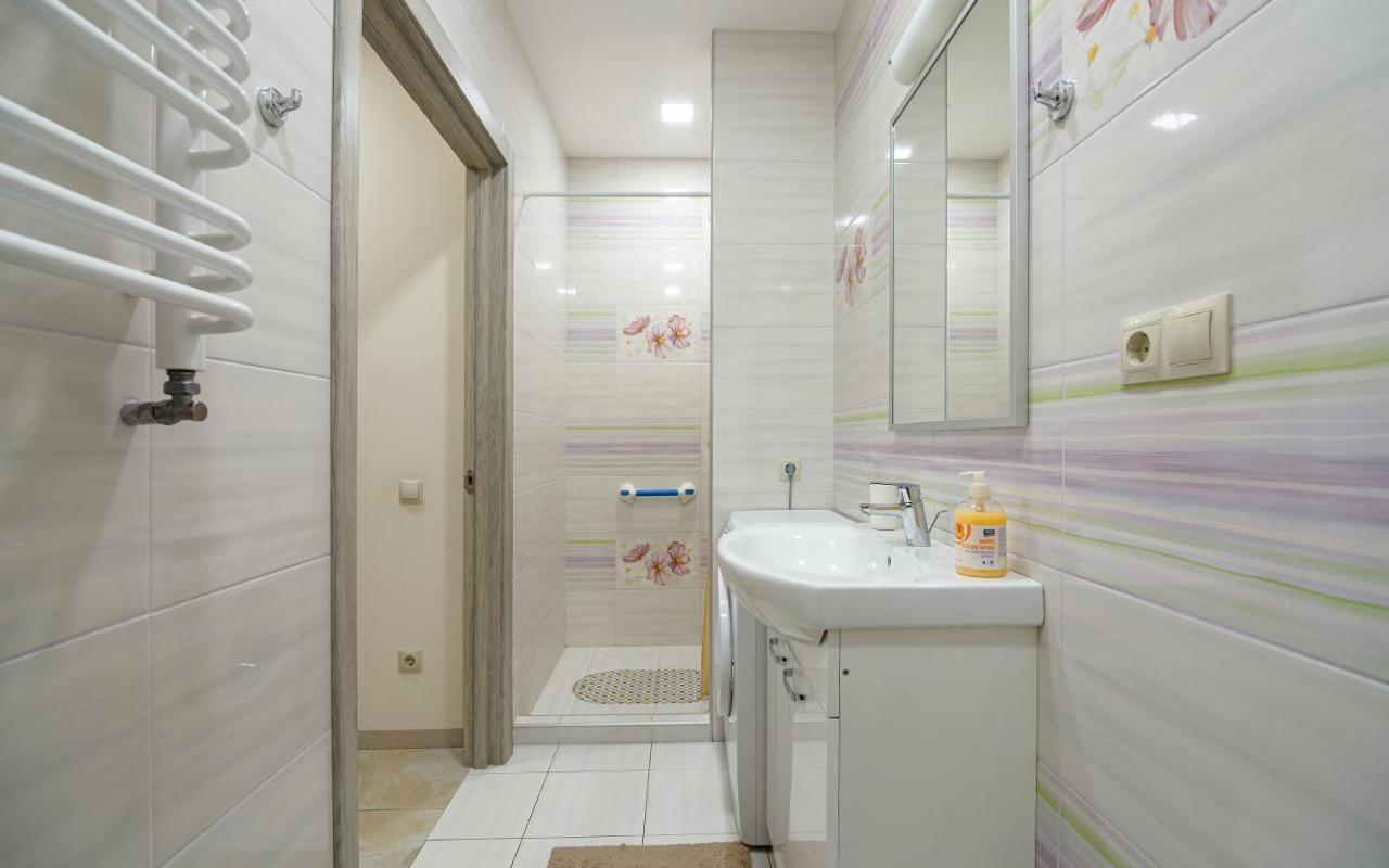 Colored Balloons - 3 Bedrooms, 3 Bathrooms, Equipped Large Apartments Lviv Exterior photo